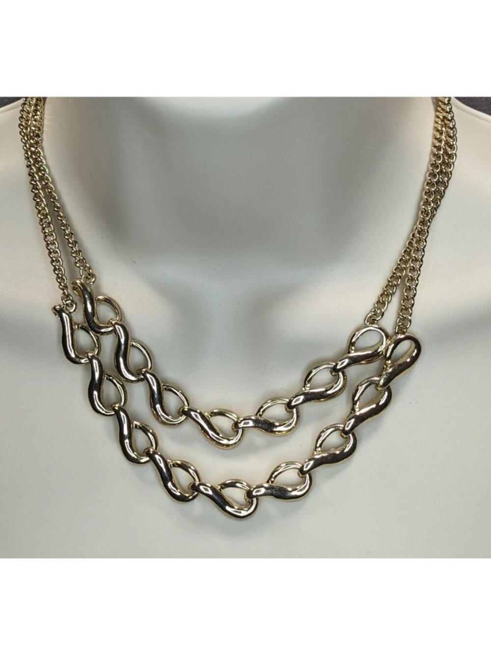 Gold Tone Layered Infinity Link Necklace Classic Glam Statement Jewelry - Picture 6 of 6